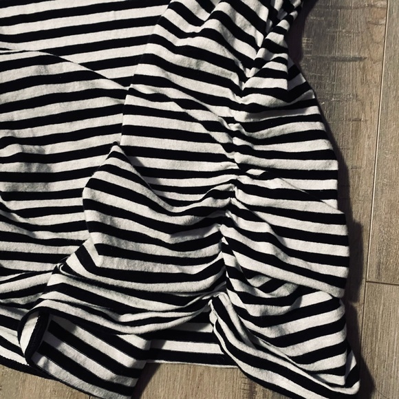 MICHAEL KORS BLACK & WHITE STRIPE SHIRT ❤️💕 - Picture 6 of 7